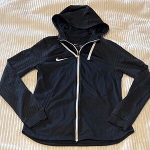 Nike Women’s slim fit black and white hooded lightweight jacket small